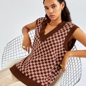 Aritzia Winston Sweater Vest: Pink and Chocolate Checkered